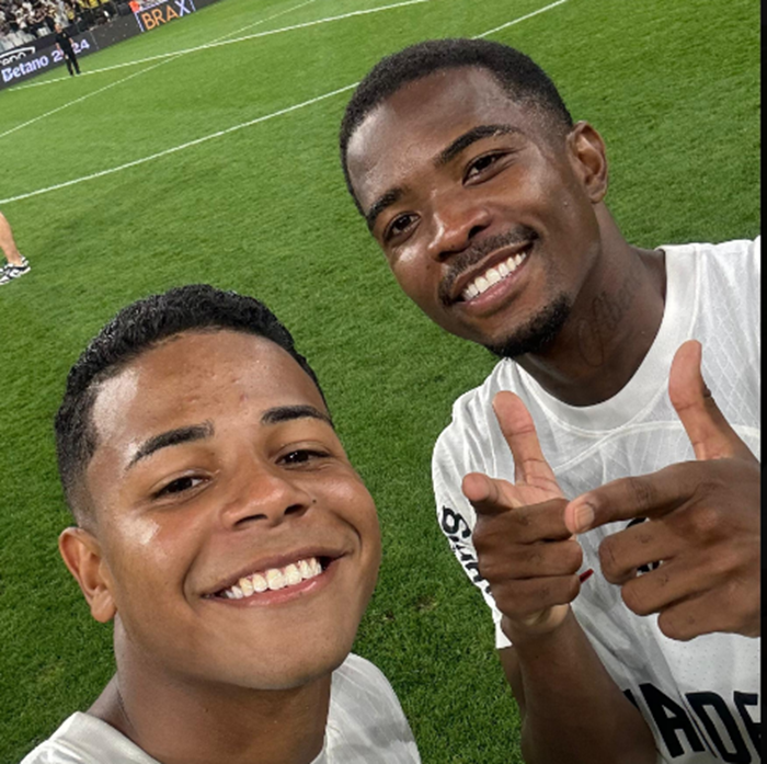 Wesley e Cacá marcaram os gols contra o Fluminense