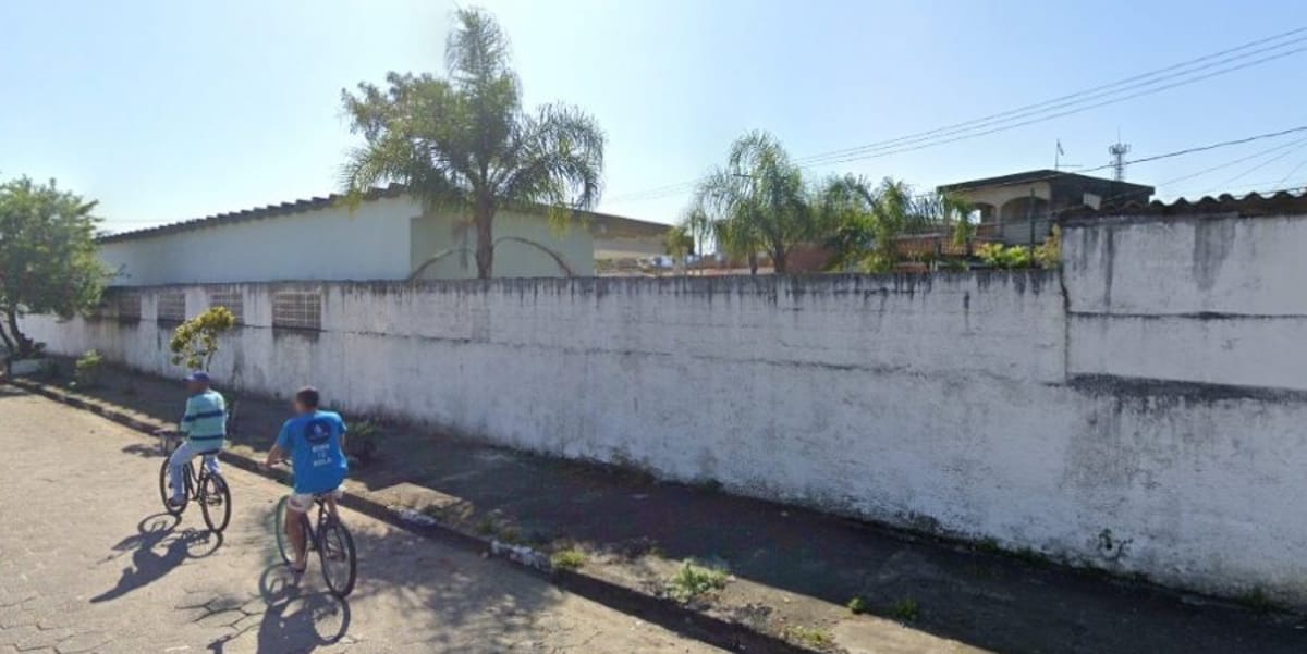 A perícia foi acionada e o caso foi registrado como homicídio e destruição, subtração ou ocultação de cadáver na delegacia da cidade.