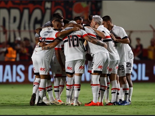 Com a vitória, o São Paulo vai a três pontos no Brasileirão, na 14ª colocação