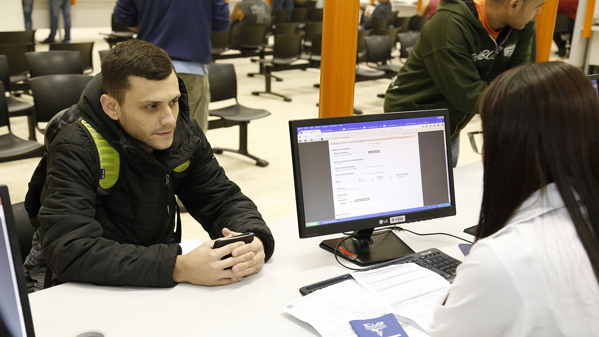 Para algumas vagas, por exemplo, não há necessidade de comprovação de experiência na Carteira de Trabalho