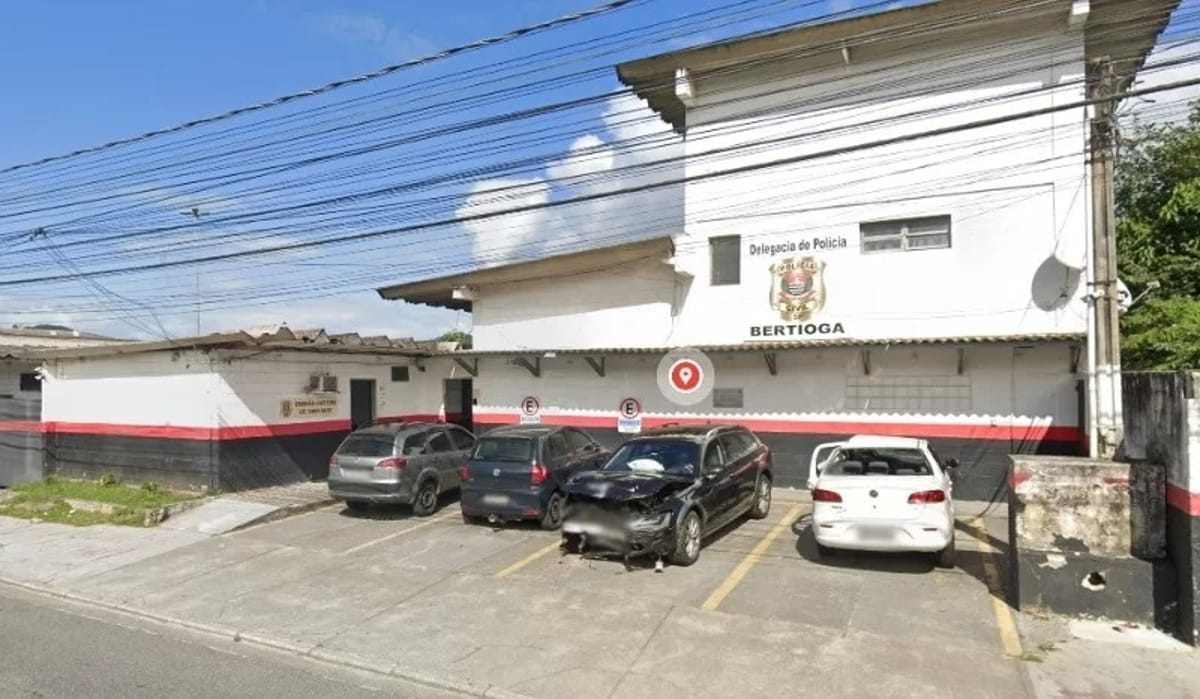 O homem foi preso por violência doméstica, lesão corporal e tráfico de drogas e encaminhado para a cadeia.