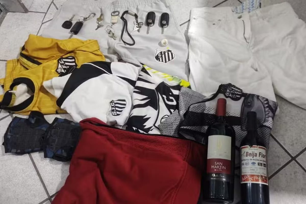 Na casa do homem preso foi encontrado roupas, uma chave reserva do carro da vítima e a roupa que o suspeito usou no dia do crime