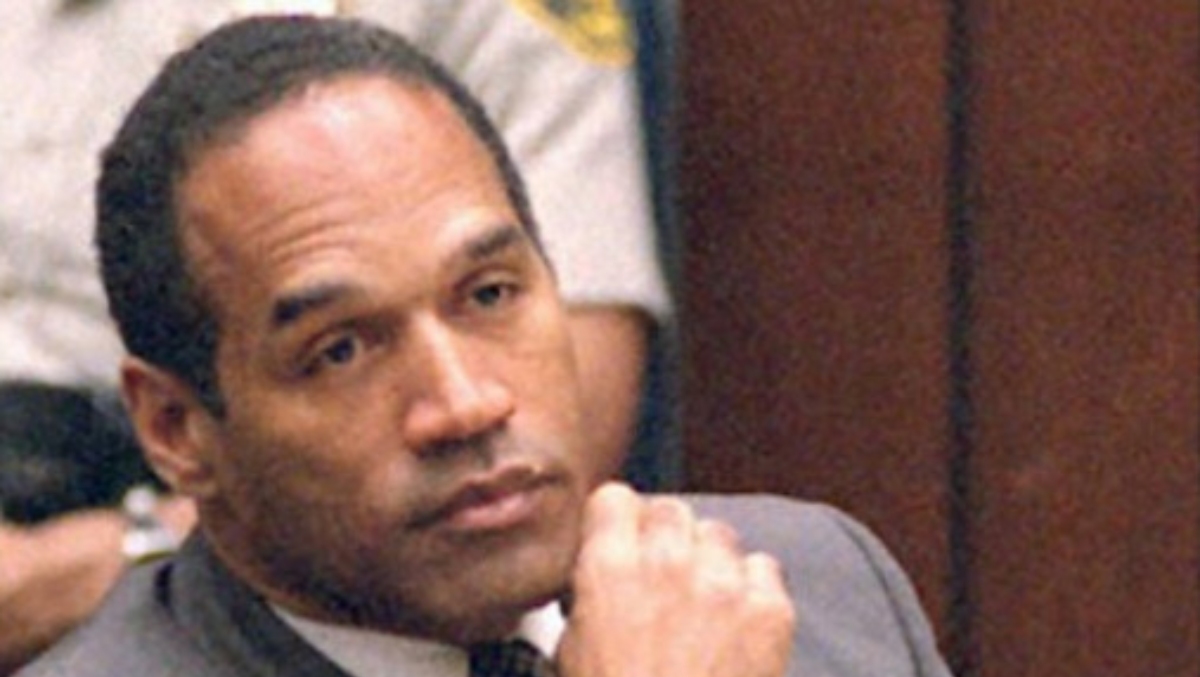 Ele ganhou ainda mais notoriedade por ter sido julgado pelo assassinato de sua ex-mulher, Nicole Brown
