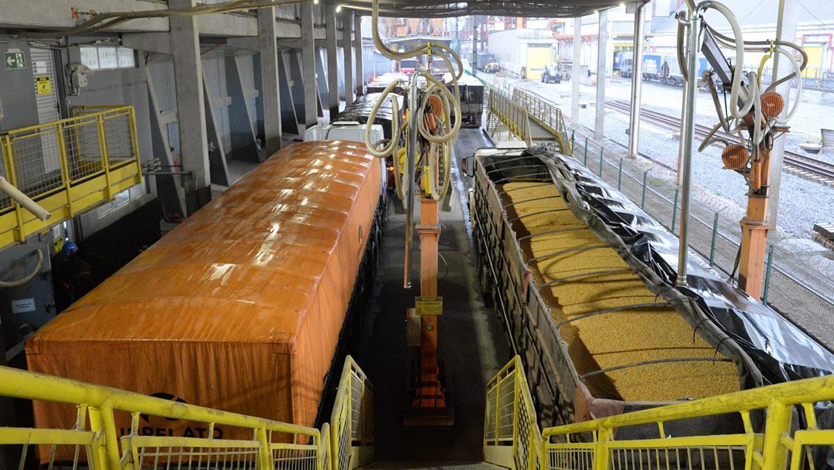 Agora, é exigido agendamento no momento da emissão da nota fiscal para passar pelo pátio regulador e seguir direto para o Porto