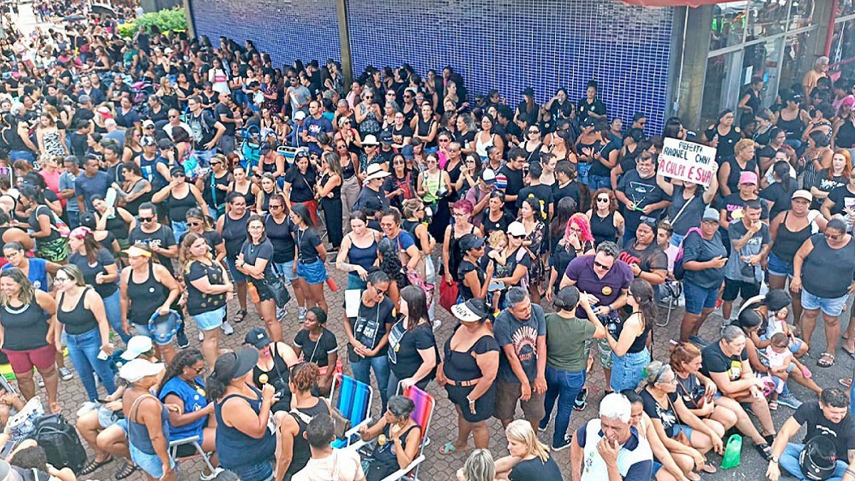 O Sindicato informa que, de posse da contraproposta da administração, marcará uma assembleia para que o servidor delibere e decida se aceita ou não