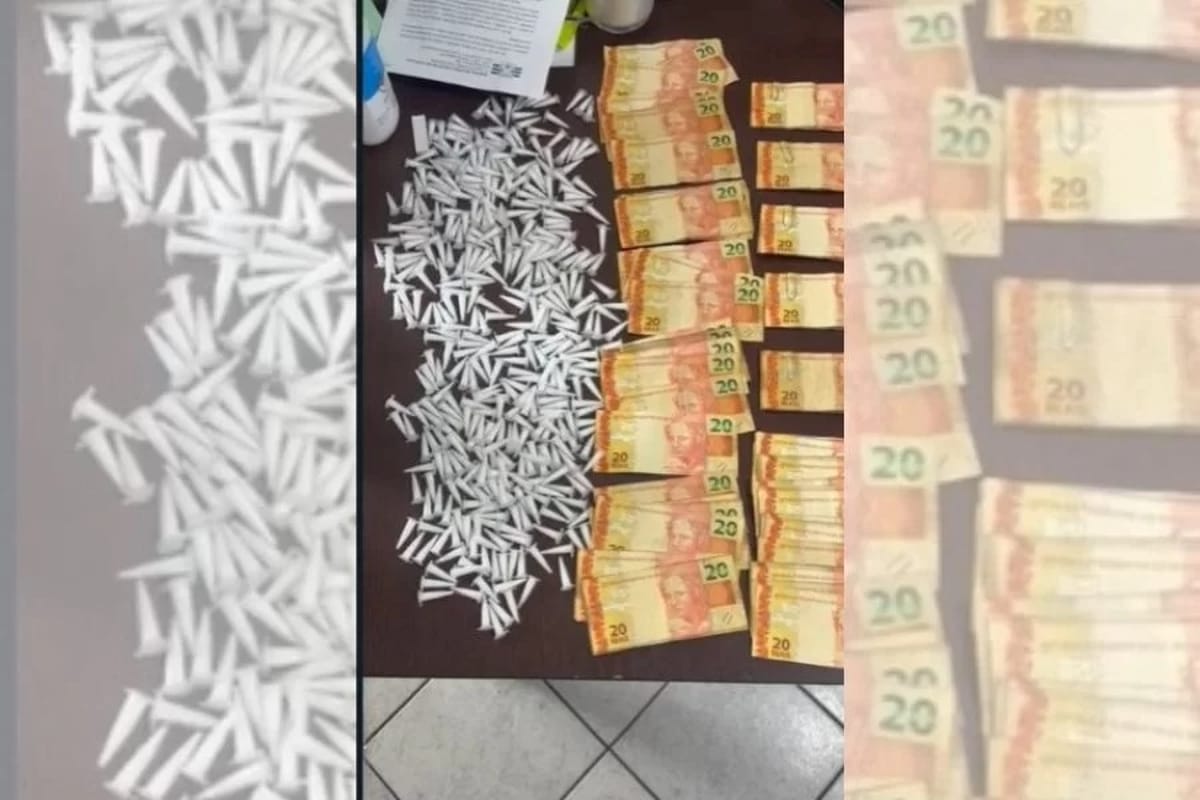 Foram apreendidos 890 pinos com cocaína (1.010,30 gramas), 990 pedras de crack (283 gramas) e 98 porções de maconha (137,50 gramas)