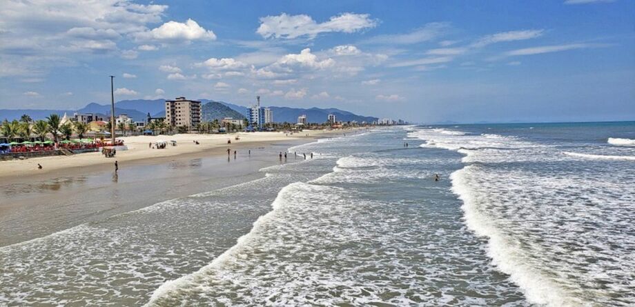 Além das praias, a Marinha detém a propriedade de margens de rios e lagoas onde há a influência das marés