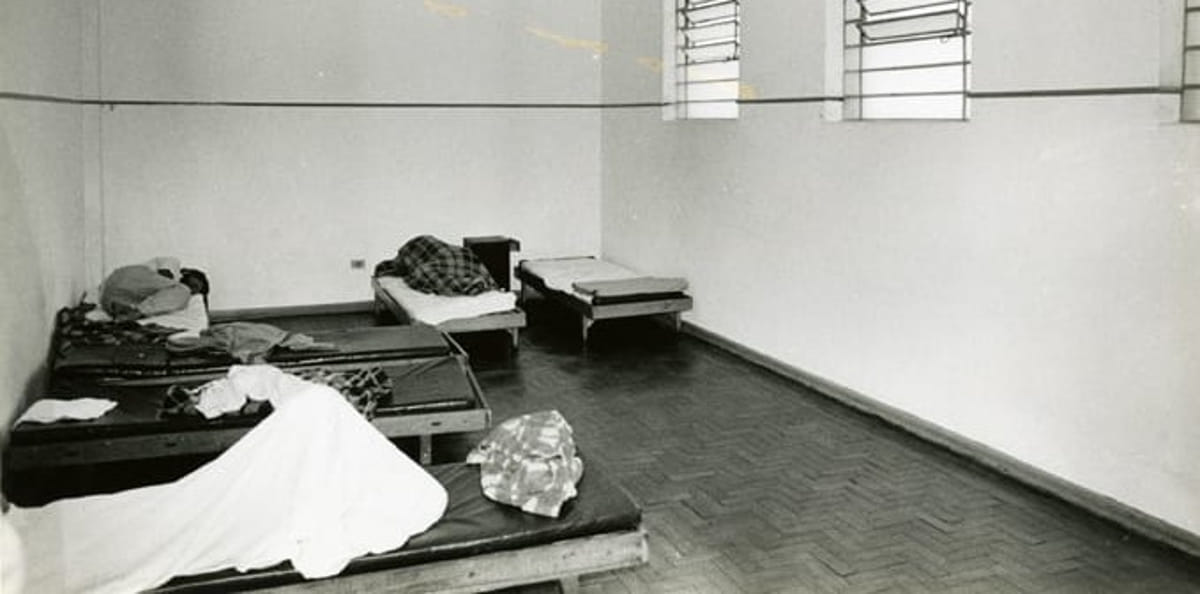 Um dos cômodos do Anchieta, antigo manicômio santista