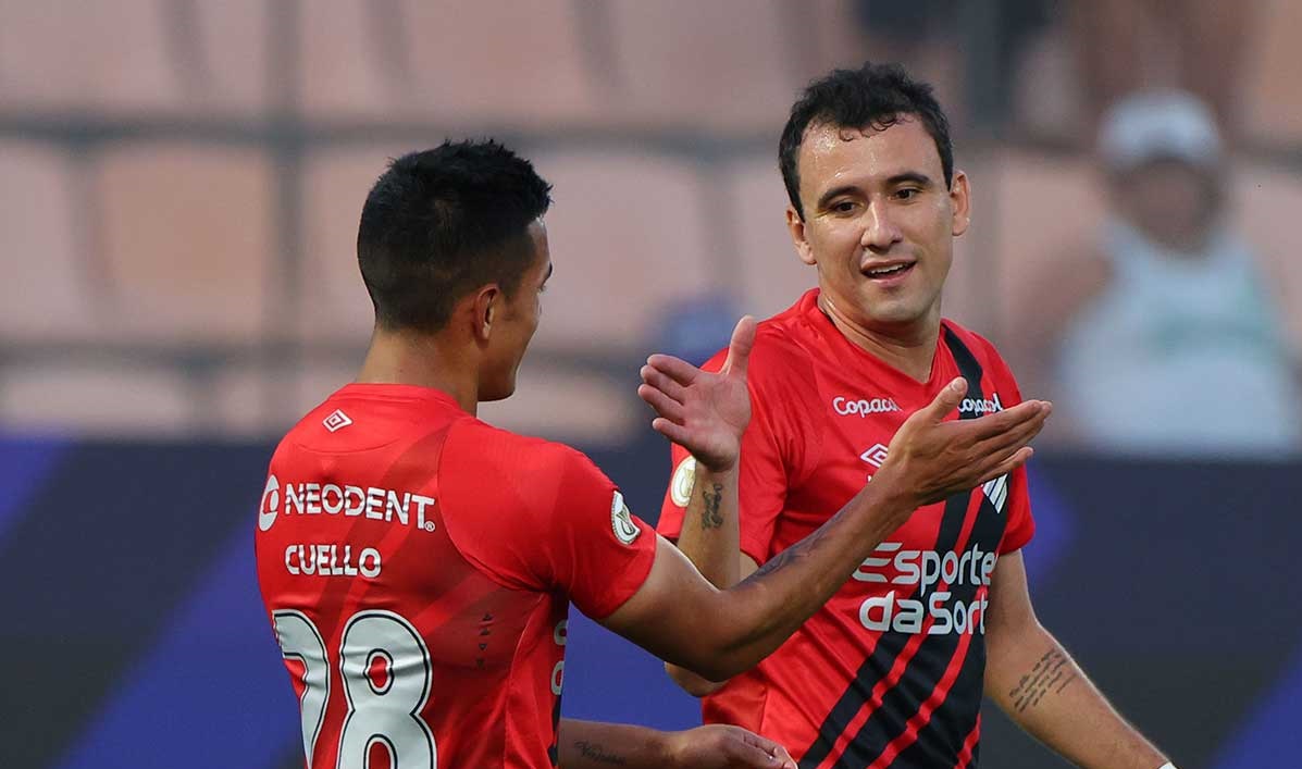 Athletico venceu o Palmeiras na Arena Barueri