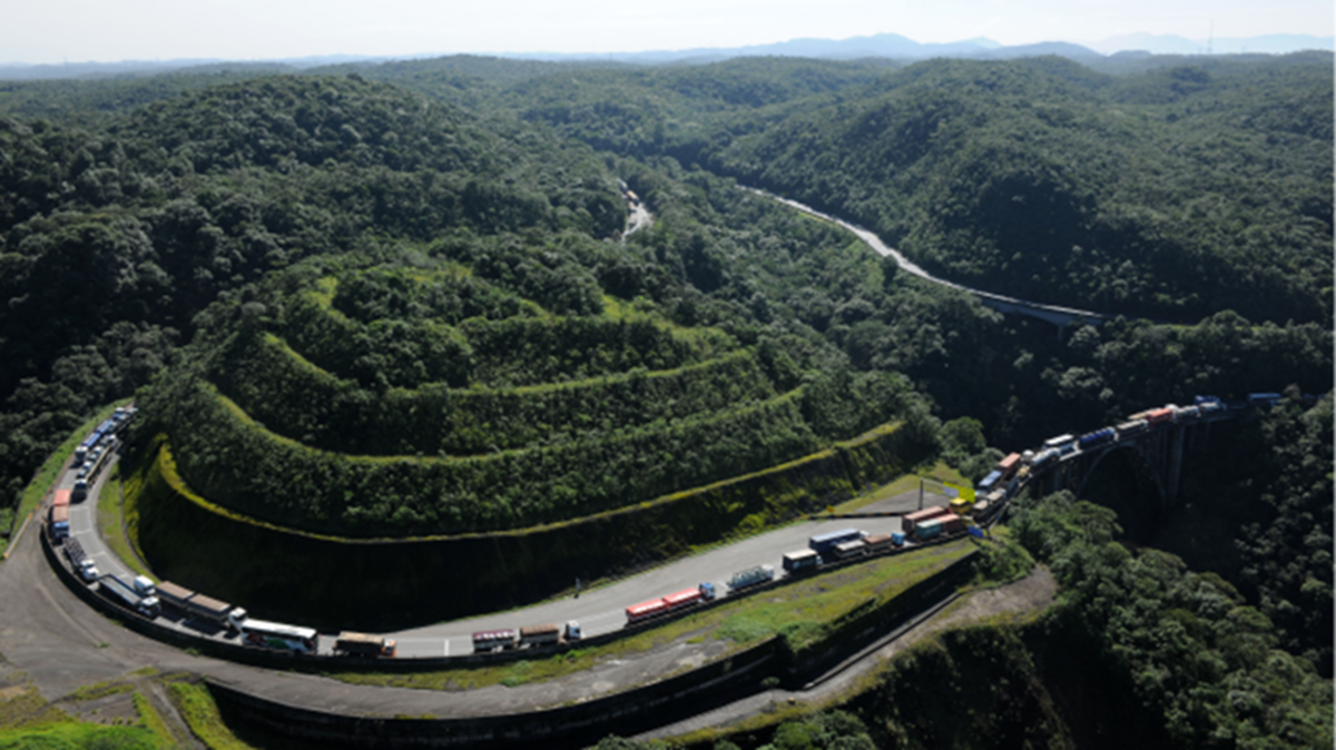 Sistema Anchieta-Imigrantes segue congestionamento
