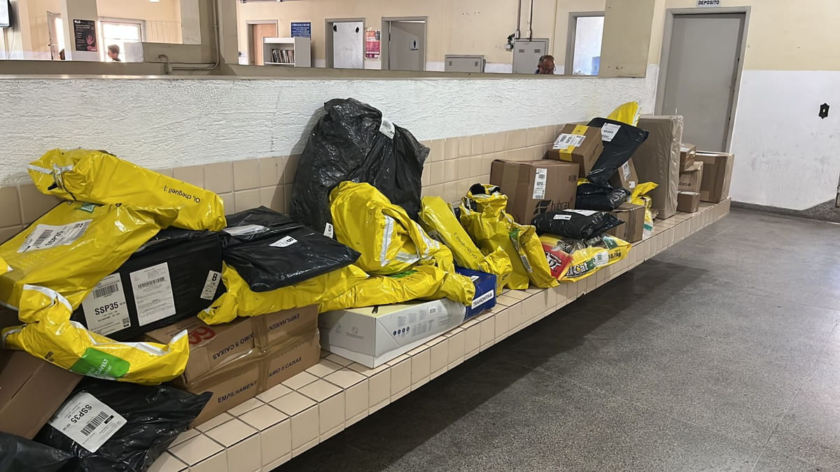 A vítima foi obrigada a dirigir por algumas ruas, sendo libertada pouco tempo depois.