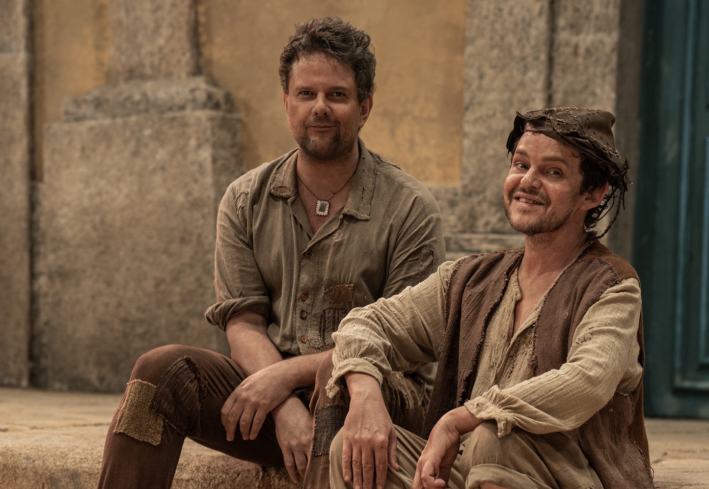 Selton Mello e Matheus Nachtergaele em cena de 'O Auto da Compadecida 2'