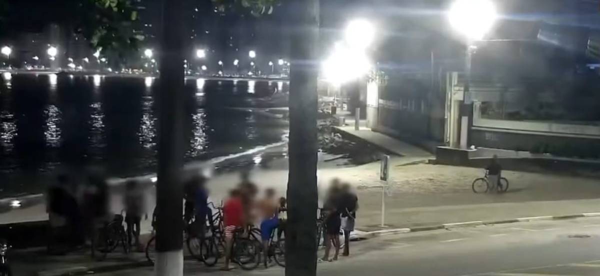 Oito homens cercaram quatro pessoas