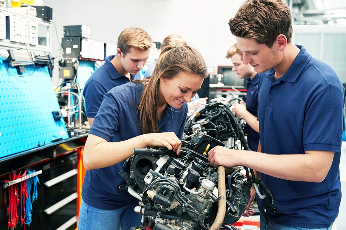 Mecânica é um dos cursos que mais empregam no Brasil