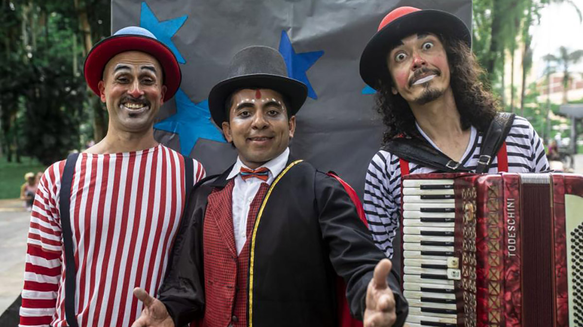Concha Acústica terá espetáculo com palhaços no sábado