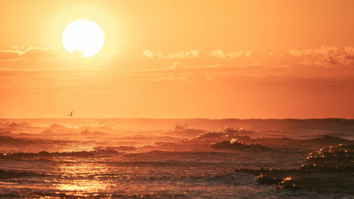 Início do inverno no litoral de SP será de calor extremo