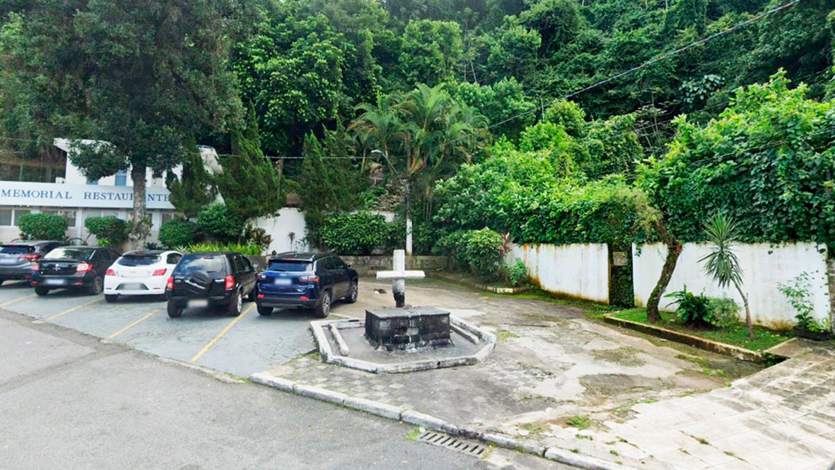 A Santa Cruz do Marapé está localizada no final da Rua Joaquim Távora, no Marapé, em Santos