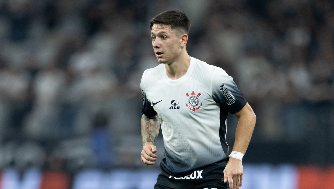 Técnico António Oliveira segue pressionado. O português já estava ameaçado antes de a bola rolar e vê o empate não mudar drasticamente o cenário