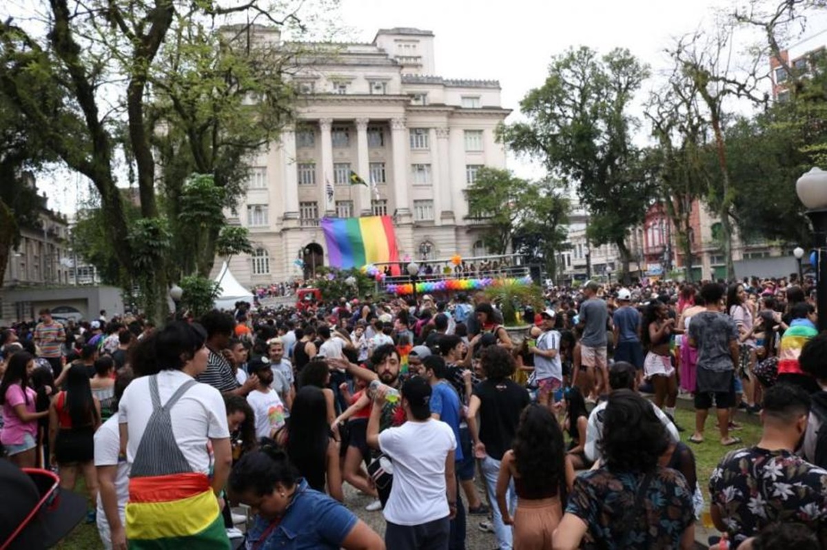 A 7ª edição da Parada do Orgulho LGBTQIA+ será na Praça José Bonifácio, no Centro de Santos