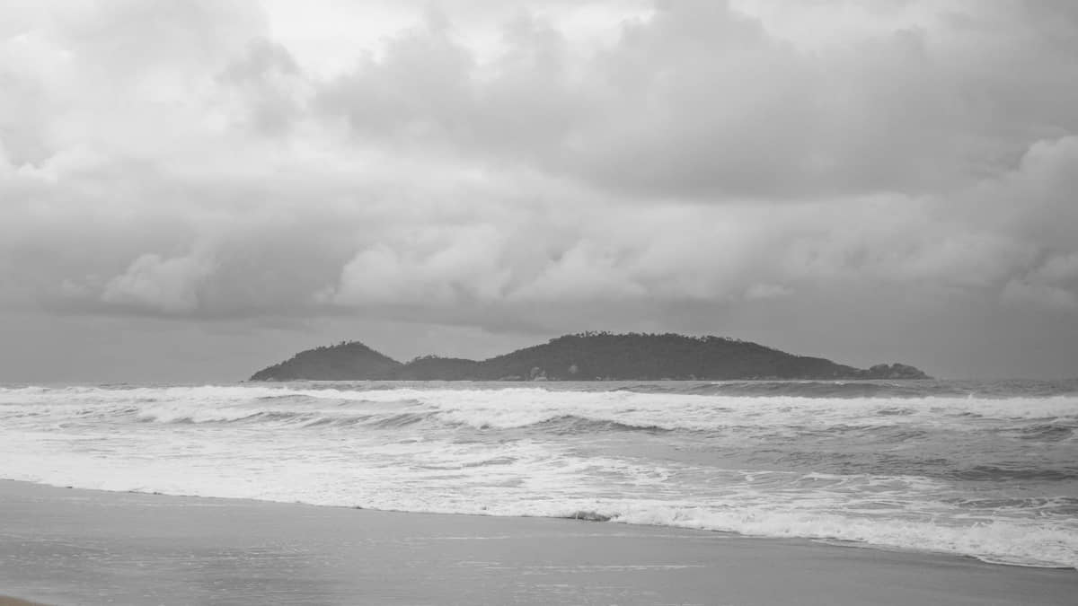Frente fria muda o clima no litoral de SP