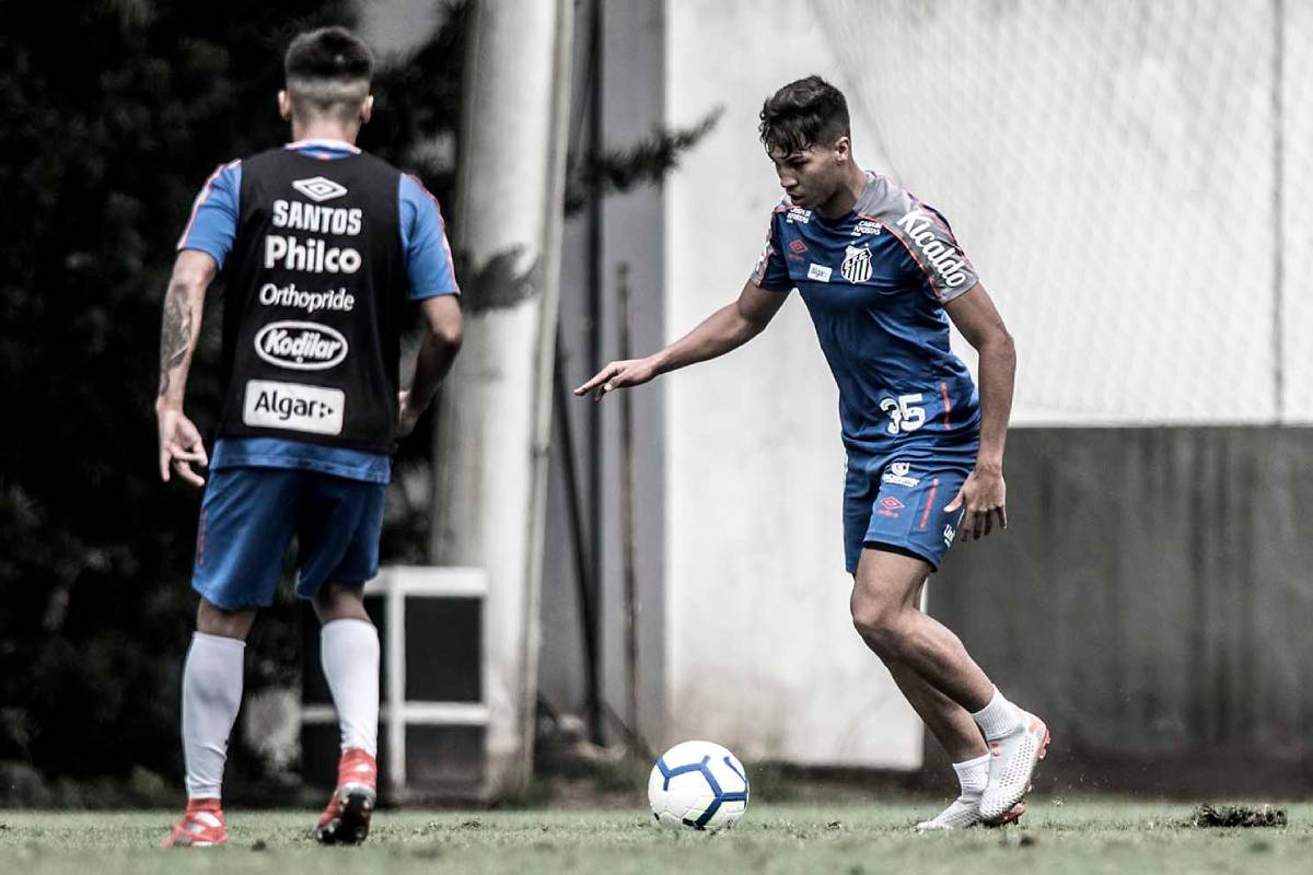 Jogador estava no futebol italiano