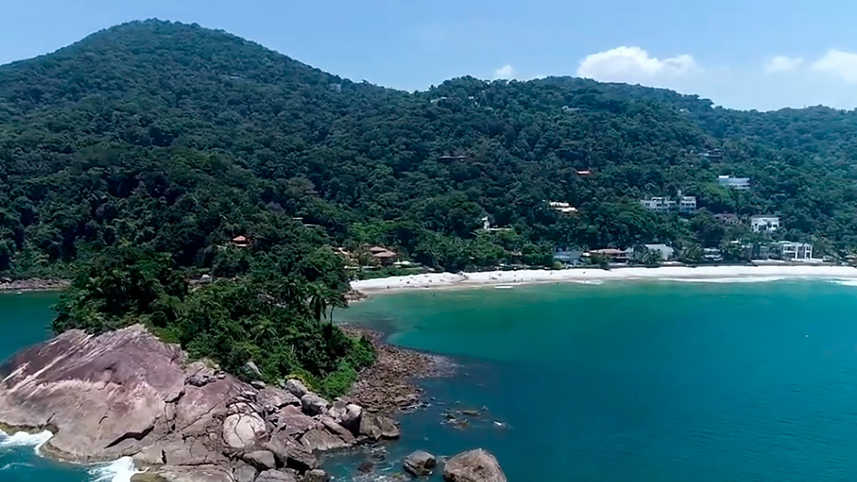 A praia de Tijucopava, no Guarujá, é uma das que têm o acesso restrito