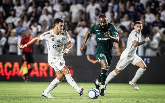 Santos foi mais intenso no primeiro tempo e teve a melhor chance em um chute de longe de JP Chermont