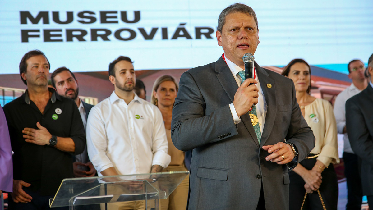 Governador prometeu 'protocolar o estudo de impacto ambiental' imediatamente