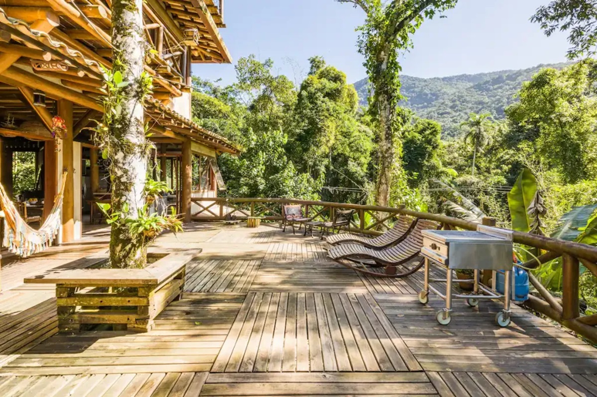 Ubatuba está entre os destinos mais buscados por usuários do Airbnb