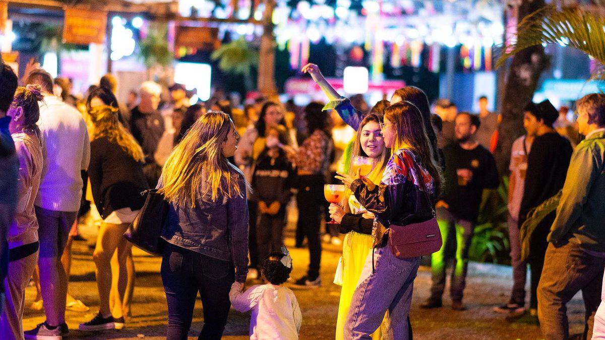 O Arraial contará com apresentações de teatro infantil