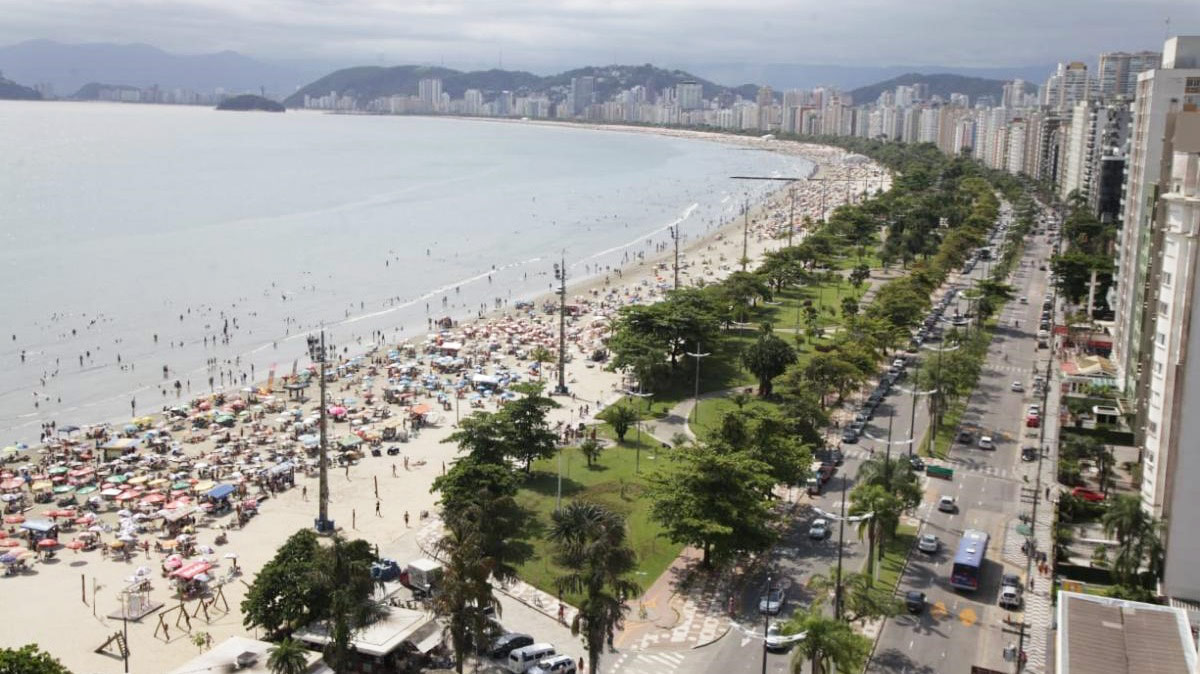 Dezessete praias da Baixada Santista foram classificadas como impróprias