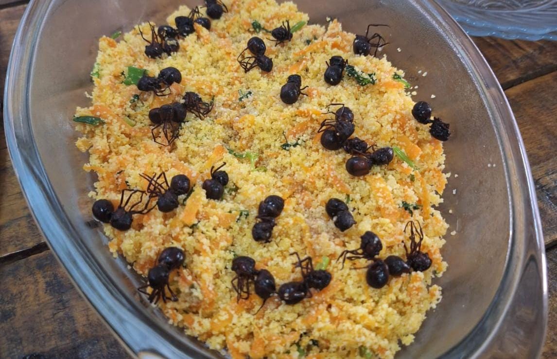 Farofa de tanajura é um prato tipicamente nordestino e rico em proteínas