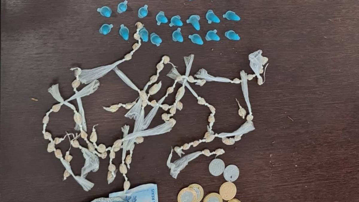 O indivíduo foi então preso em flagrante e levado para a delegacia