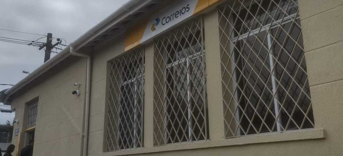 A agência de Itanhaém atende de segunda a sexta-feira, das 9h às 17h.