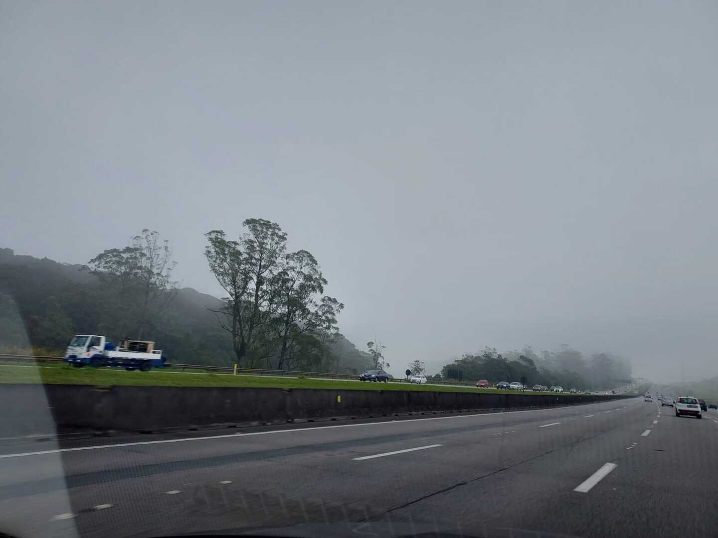 Rodovia dos Imigrantes na manhã deste sábado