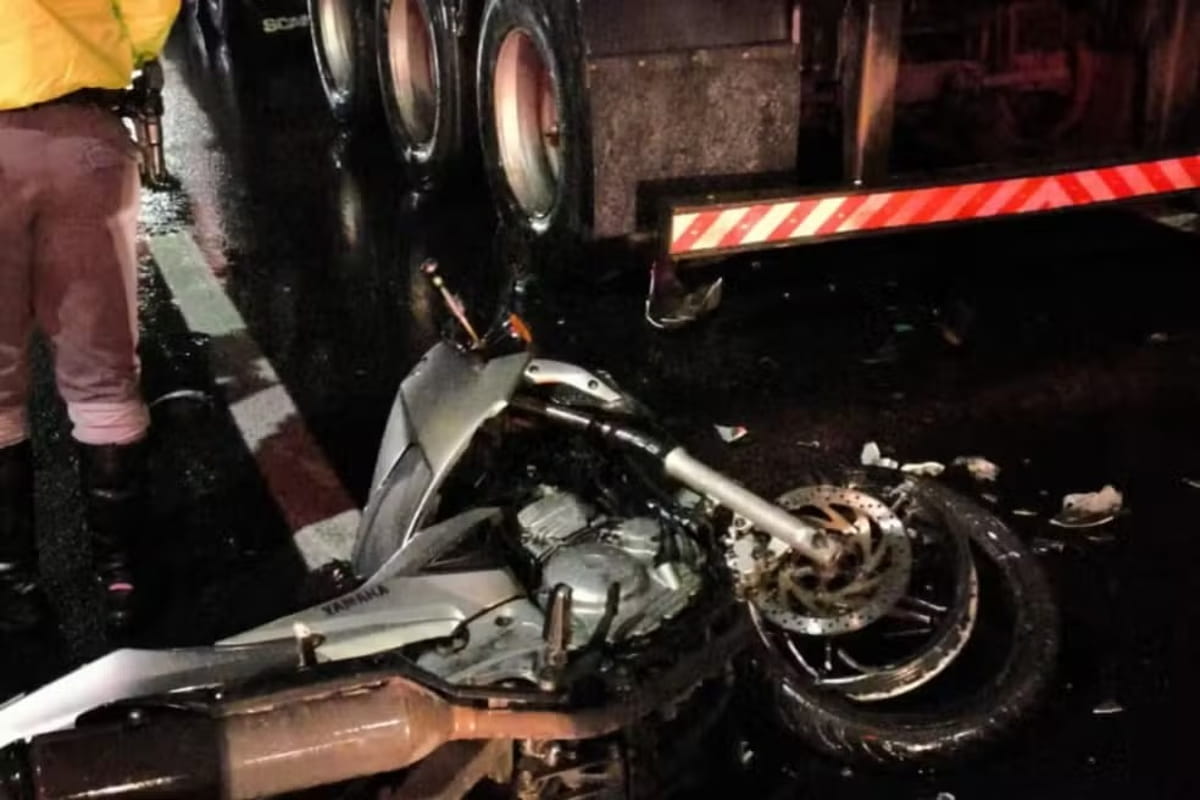 O acidente ocorreu por volta das 23h na altura do km 267.