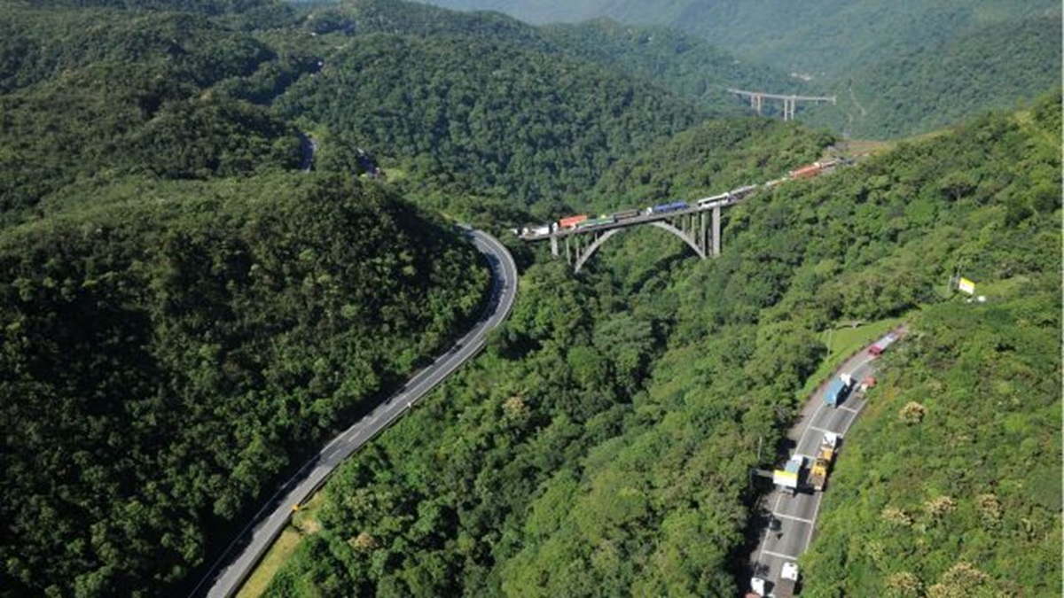 Acidente aconteceu na altura de Cubatão; imagem é de arquivo