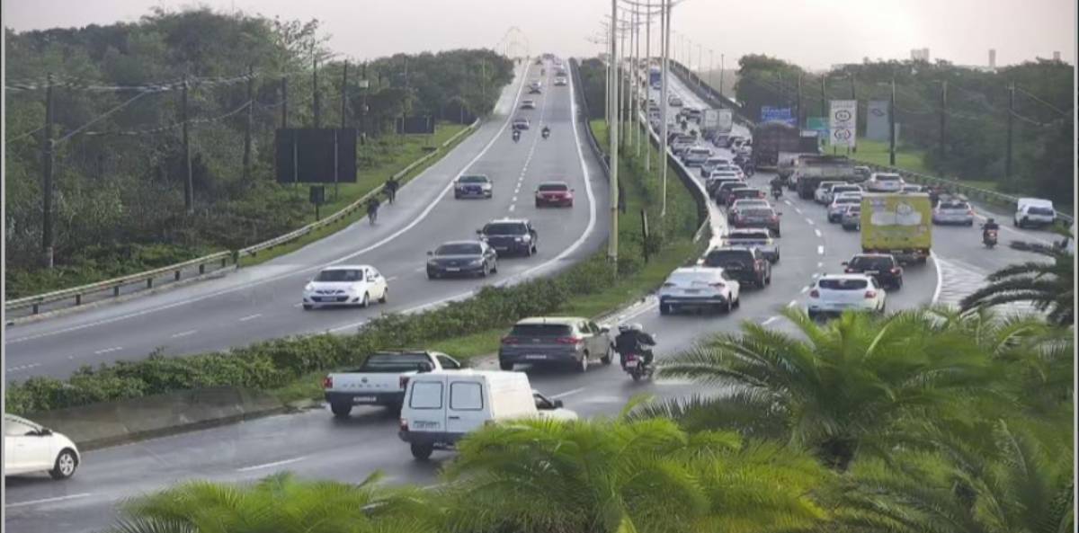 O ápice do congestionamento acontece na Avenida Ayrton Senna da Silva
