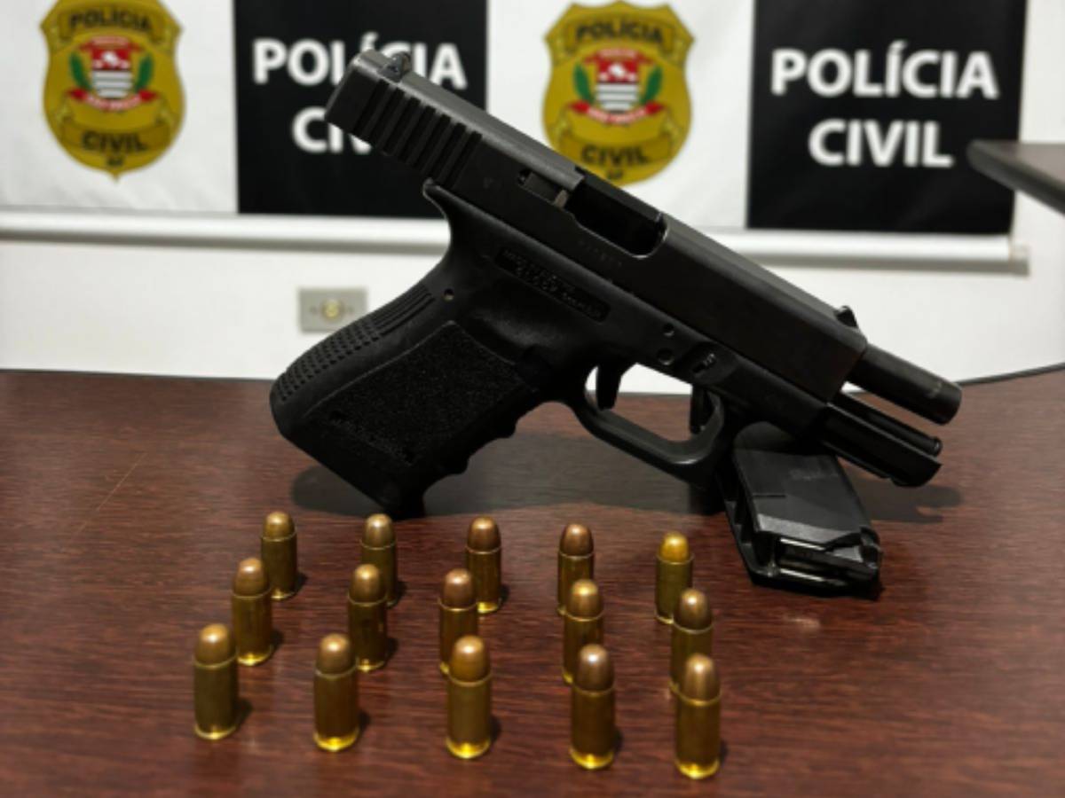 Homens foram levados até a delegacia