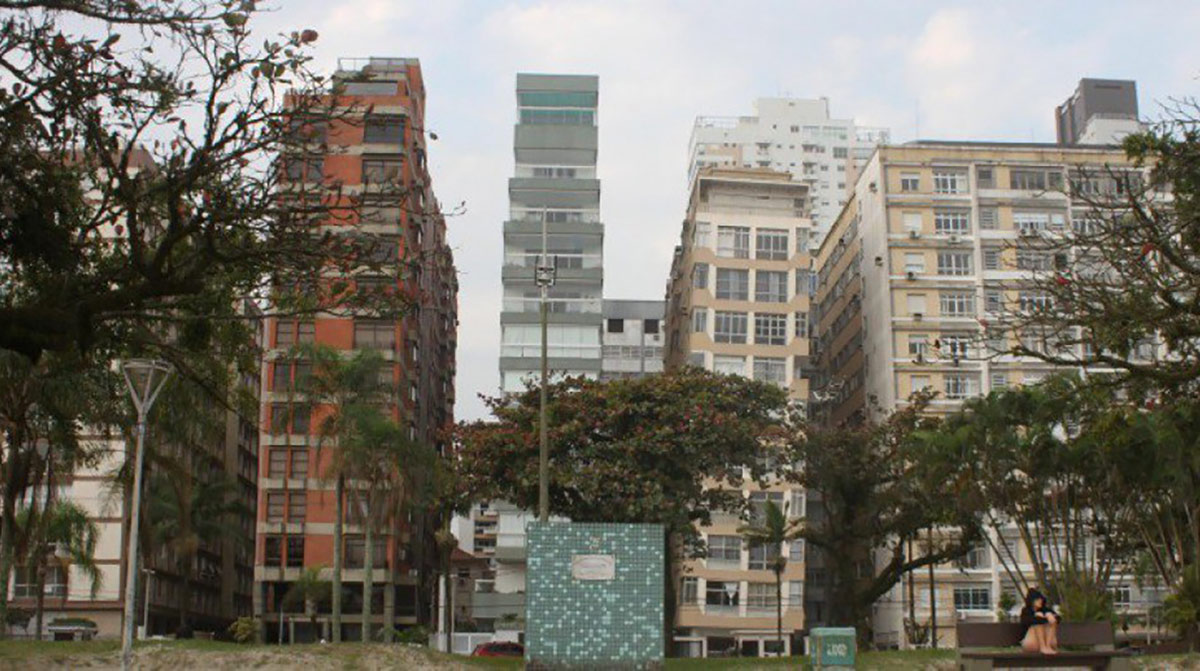 O terreno de Santos é formado por areia na superfície e por argila flexível embaixo