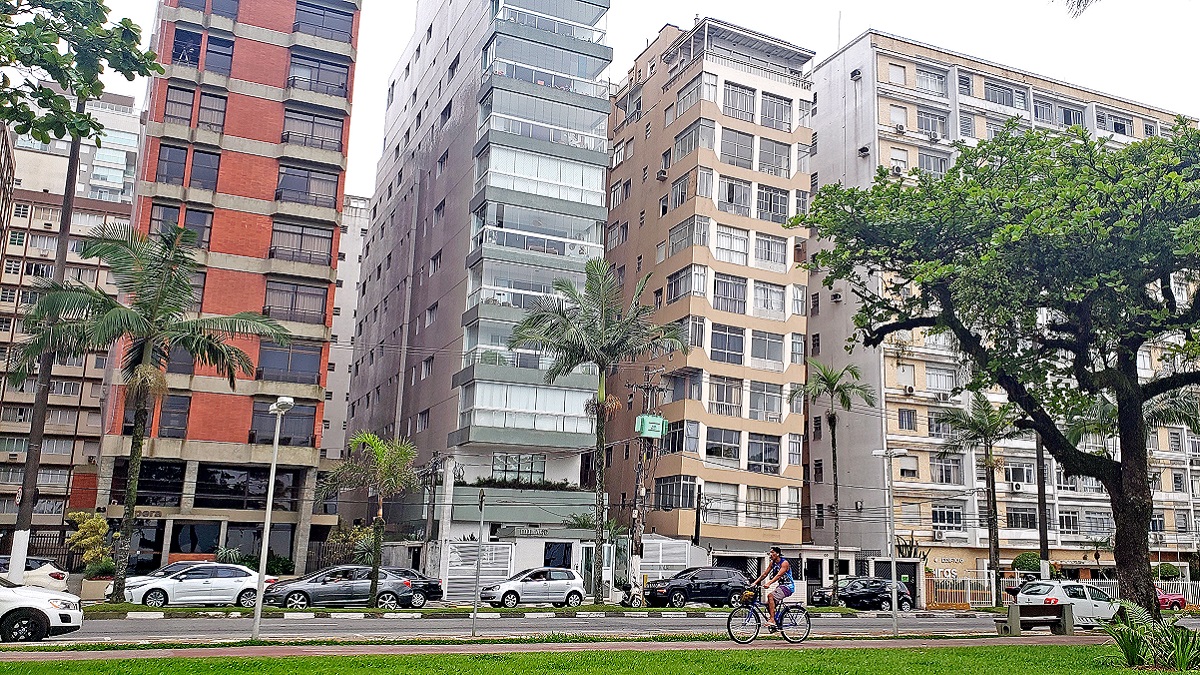 Prédios tortos podem vir a ser realinhados em Santos