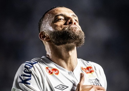 Gol do Peixe foi feito por Diógenes, enquanto o Sport por Thiago Couto