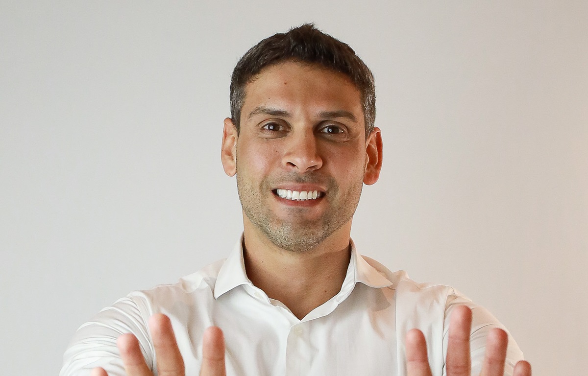 Matheus Rodrigues tem 38 anos e é o candidato a prefeito mais novo de Bertioga