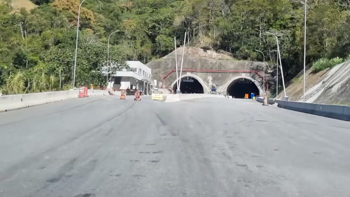 O novo trecho da Rodovia dos Tamoios estará em operação nas próximas férias de verão