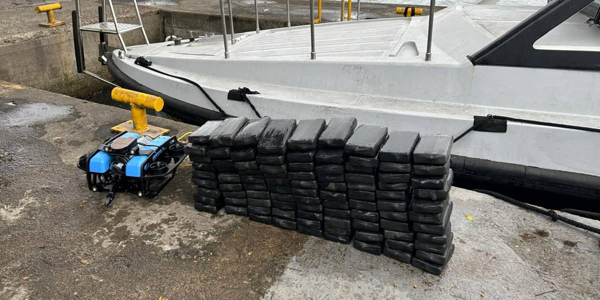 A droga estava grudada em um navio no Porto de Santos