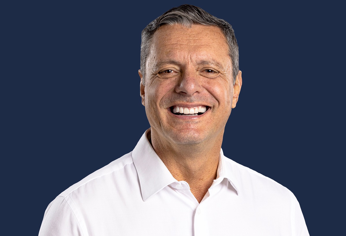 Rogério Santos (Republicanos) é candidato a reeleição em Santos