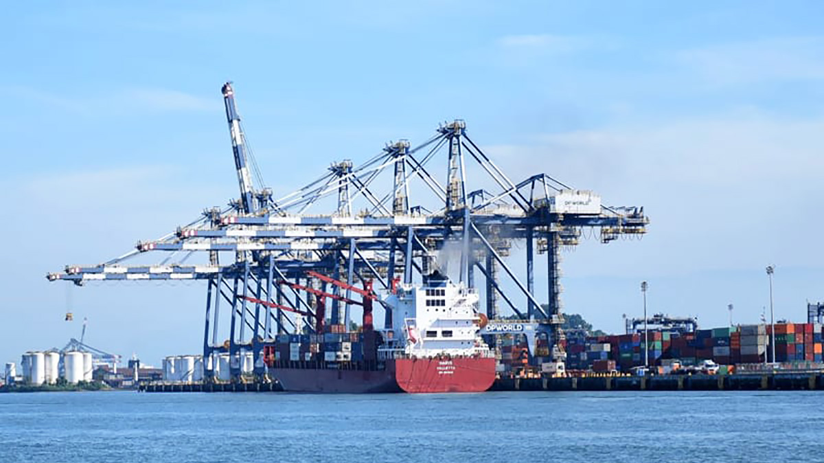 110 das 128 embarcações contratadas para carregar café em Santos sofreram algum atraso