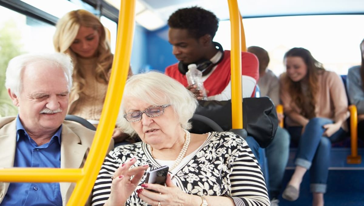 Carteira do Idoso oferta uma série de benefícios além do transporte público