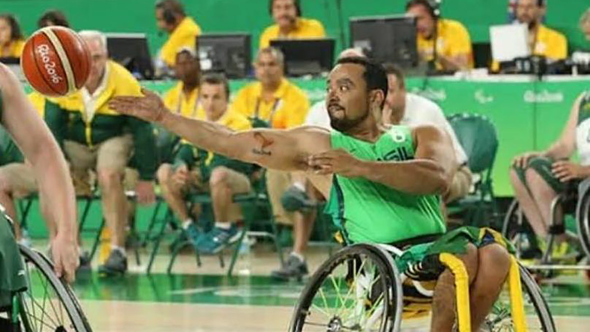 O paratleta santista Paulo Cesar dos Santos, apelidado carinhosamente por Jatobá