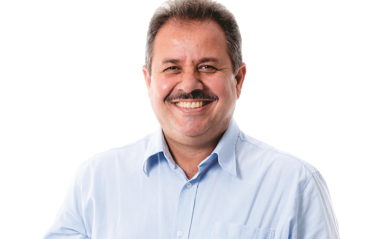 Emer é engenheiro civil e disputa a Prefeitura de Peruíbe pela terceira vez